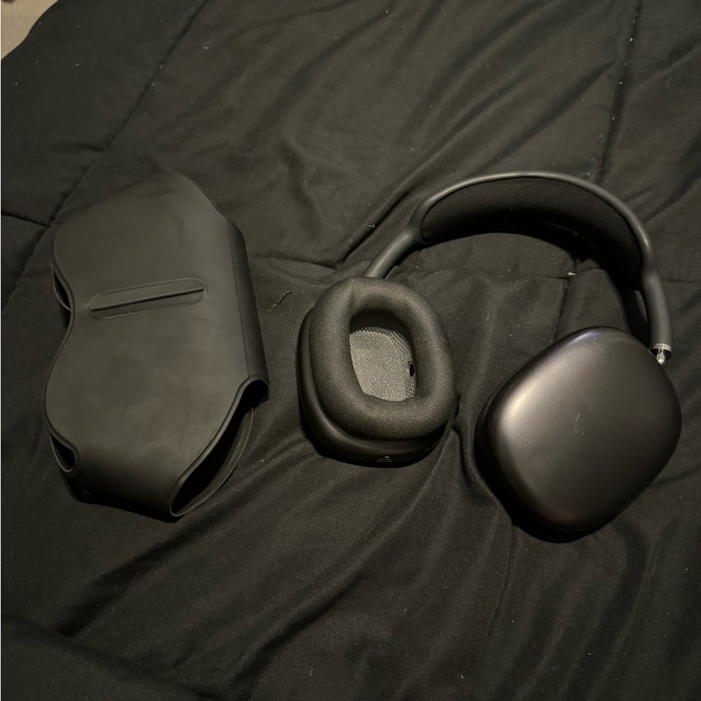 Airpod maxes Black
